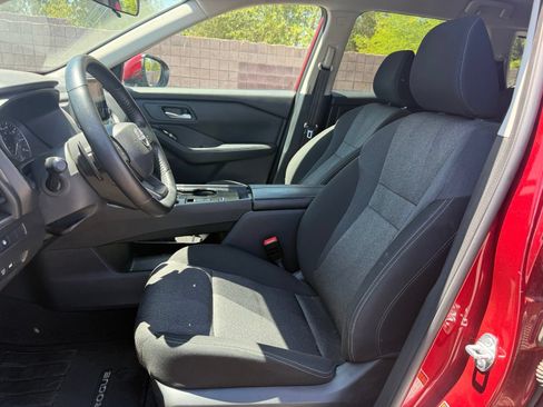 Used 2025 Nissan Rogue SV FWD image 10