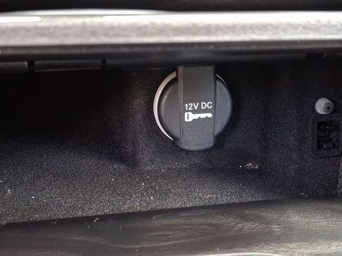 Used 2018 Chrysler 300 Touring RWD image 25