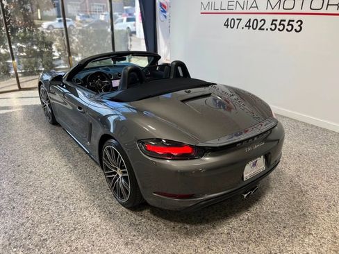Used 2017 Porsche 718 Boxster image 4