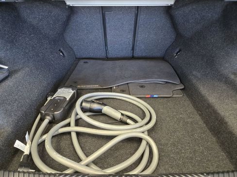 Used 2025 BMW M5 w/ Carbon Package image 30