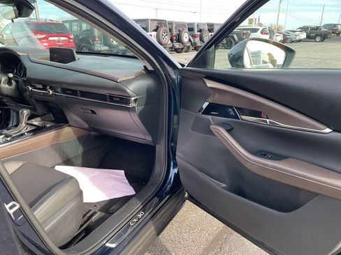 Used 2021 MAZDA CX-30 FWD 2.5 S w/ Premium Package image 36
