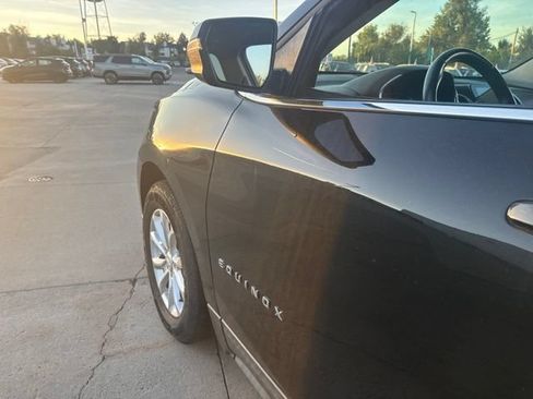 Used 2018 Chevrolet Equinox LT w/ Sun & Infotainment Package FWD image 9