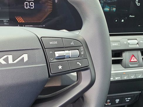 New 2026 Kia K4 FWD image 31