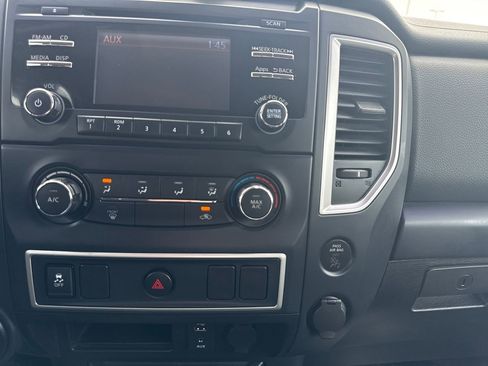 Used 2017 Nissan Titan S image 20