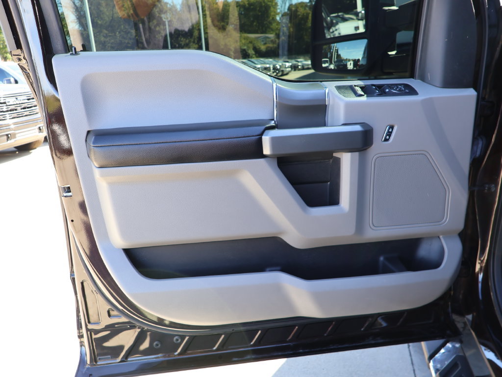 Used 2018 Ford F150 XLT w/ Equipment Group 302A Luxury AWD/4WD image 11