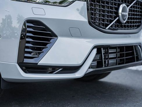 Certified 2025 Volvo XC60 T8 Plus w/ Protection Package Premier image 15