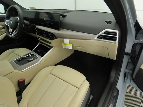 Certified 2025 BMW 330i Sedan w/ M Sport Package image 19