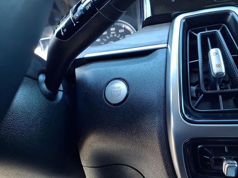 Certified 2022 Kia Sorento S image 20