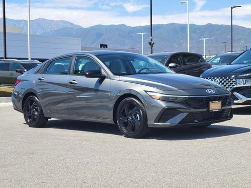 New 2026 Hyundai Elantra SEL Sport FWD image 34