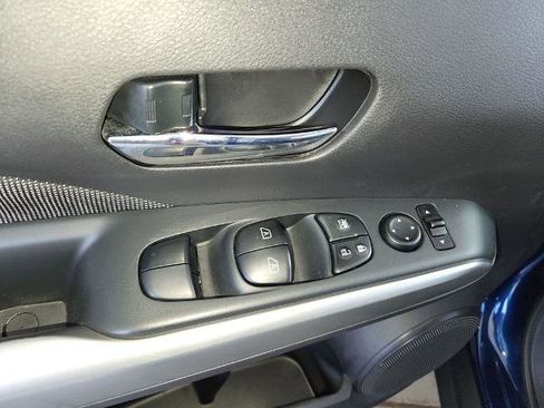 Certified 2020 Nissan Kicks SV image 28