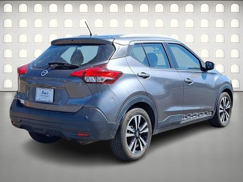 Used 2020 Nissan Kicks SV FWD image 7