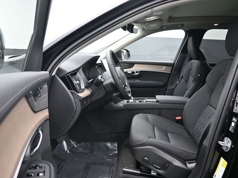 New 2026 Volvo XC90 B5 Plus AWD/4WD image 11