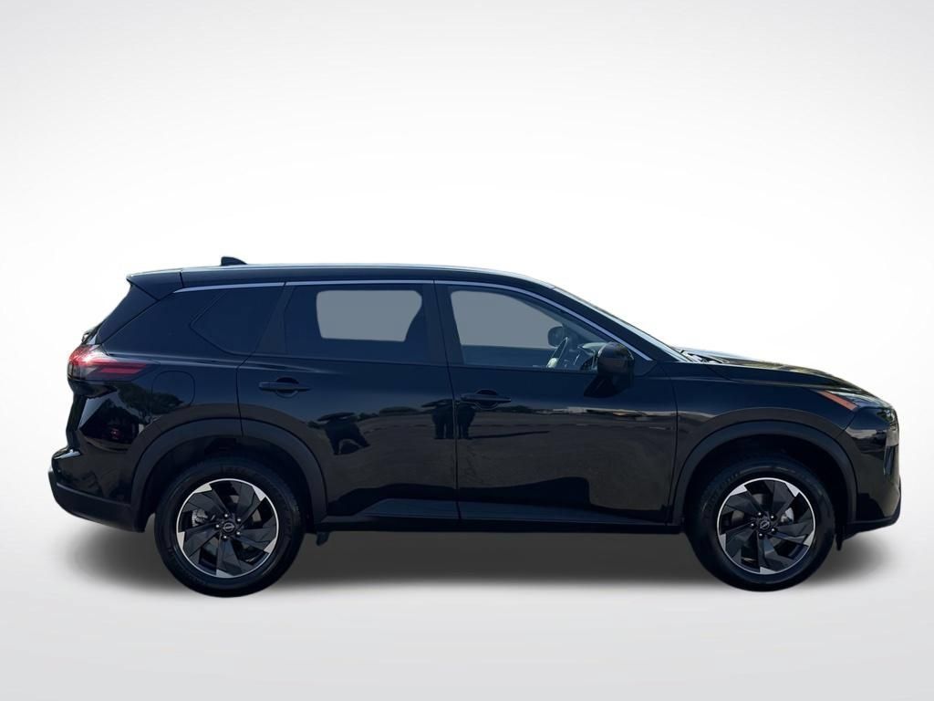 Used 2025 Nissan Rogue SV FWD image 8