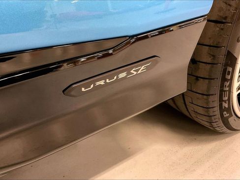 Used 2025 Lamborghini Urus SE image 18