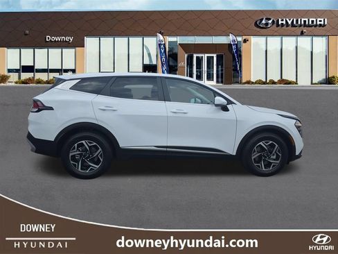 Used 2025 Kia Sportage LX FWD image 6