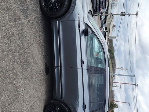 Used 2022 Volkswagen Tiguan SE R-Line image 5