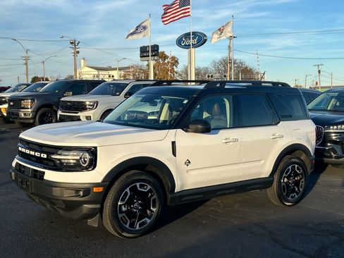Used 2023 Ford Bronco Sport Outer Banks w/ Tech Package image 2