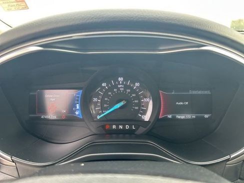 Used 2020 Ford Fusion SE FWD image 15