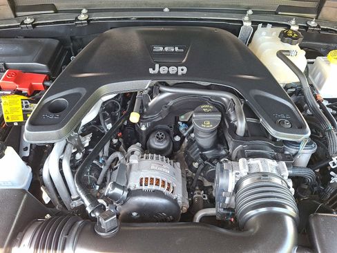 Used 2021 Jeep Gladiator Mojave AWD/4WD image 27