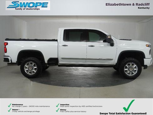 Used 2024 Chevrolet Silverado 2500 High Country w/ High Country Premium Package image 3