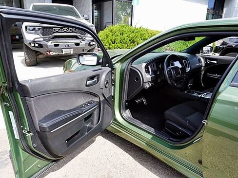 Used 2019 Dodge Charger R/T RWD image 41