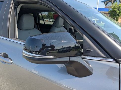 New 2026 Toyota Highlander XLE AWD/4WD image 12