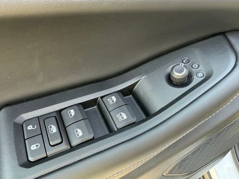 New 2025 Jeep Grand Cherokee Altitude image 10