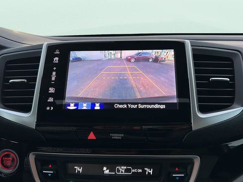 Used 2018 Honda Pilot Touring image 47
