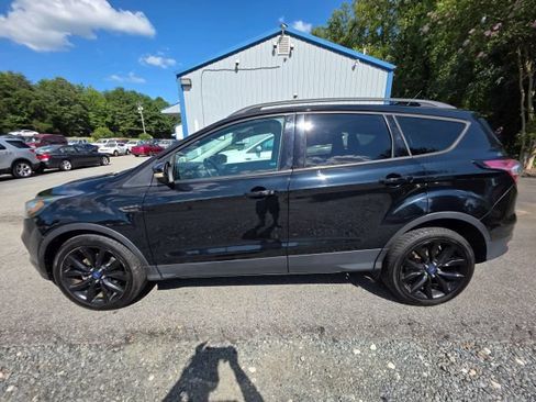 Used 2017 Ford Escape Titanium FWD image 8