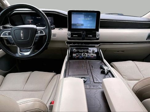 Used 2021 Lincoln Navigator L Reserve w/ Luxury Package AWD/4WD image 15