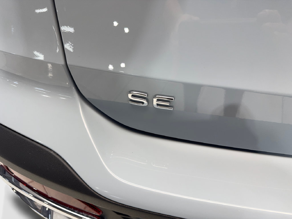 Used 2025 Volkswagen Taos SE FWD image 25