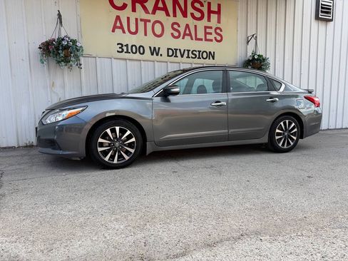 Used 2016 Nissan Altima 2.5 SV w/ Convenience Package FWD image 8
