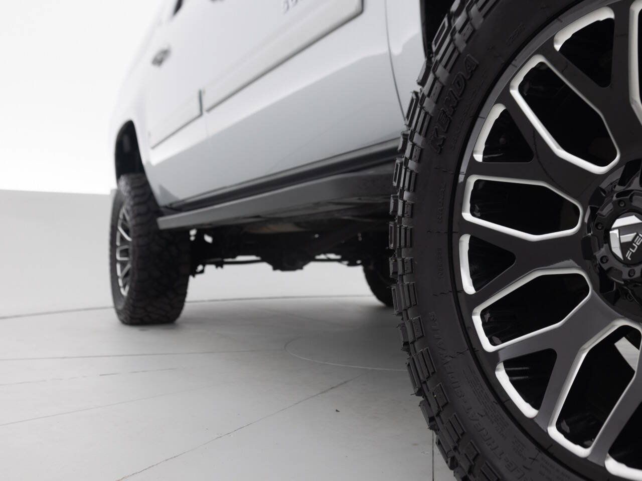 Used 2013 Chevrolet Suburban LT w/ Luxury Package AWD/4WD image 26
