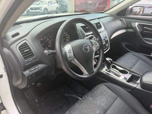 Used 2018 Nissan Altima 2.5 SV FWD image 10