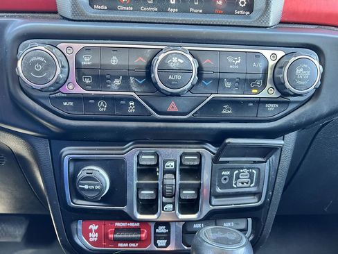 Used 2022 Jeep Wrangler Unlimited Rubicon w/ Steel Bumper Group AWD/4WD image 22