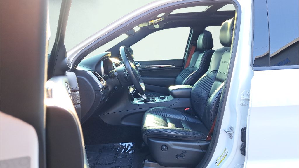 Used 2018 Jeep Grand Cherokee Trackhawk AWD/4WD image 9