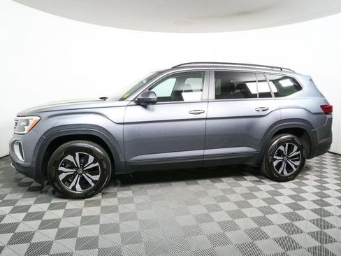 Used 2024 Volkswagen Atlas SE image 31