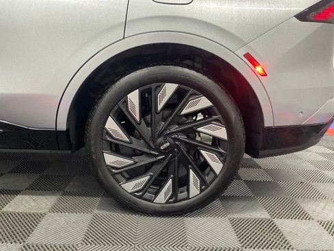 Used 2024 Lincoln Nautilus Reserve w/ Equipment Group 202A image 19