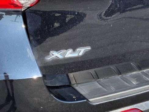 Used 2023 Ford Explorer XLT RWD image 10