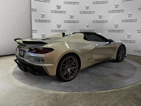 Used 2024 Chevrolet Corvette Z06 RWD image 5