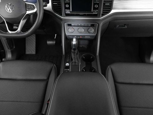 Certified 2023 Volkswagen Atlas Cross Sport SE FWD image 14
