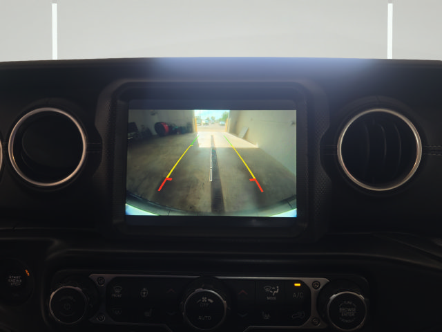 Used 2019 Jeep Wrangler Unlimited Sahara AWD/4WD image 19