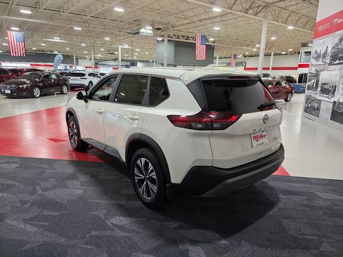 Used 2023 Nissan Rogue SV AWD/4WD image 6