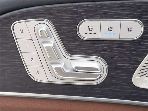 Used 2024 Mercedes-Benz GLS 450 4MATIC image 19