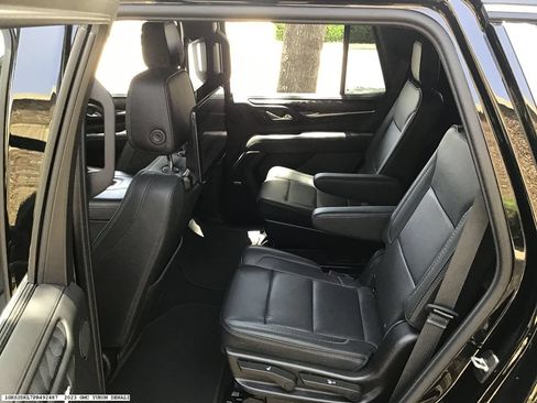 Used 2023 GMC Yukon Denali w/ Denali Reserve Package AWD/4WD image 9