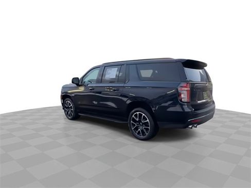Certified 2022 Chevrolet Suburban RST w/ Sport Performance Package image 6