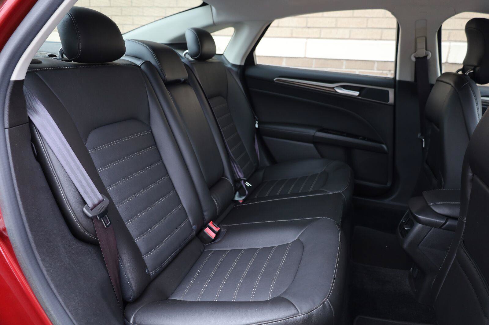 Used 2014 Ford Fusion SE w/ Equipment Group 202A FWD image 24