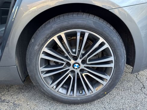 Used 2018 BMW 530i xDrive image 26