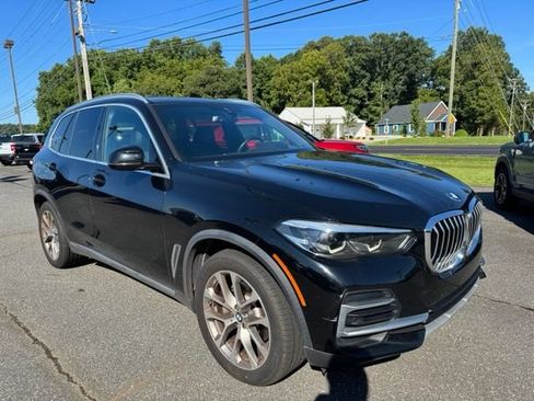 Used 2022 BMW X5 sDrive40i w/ Premium Package RWD image 3