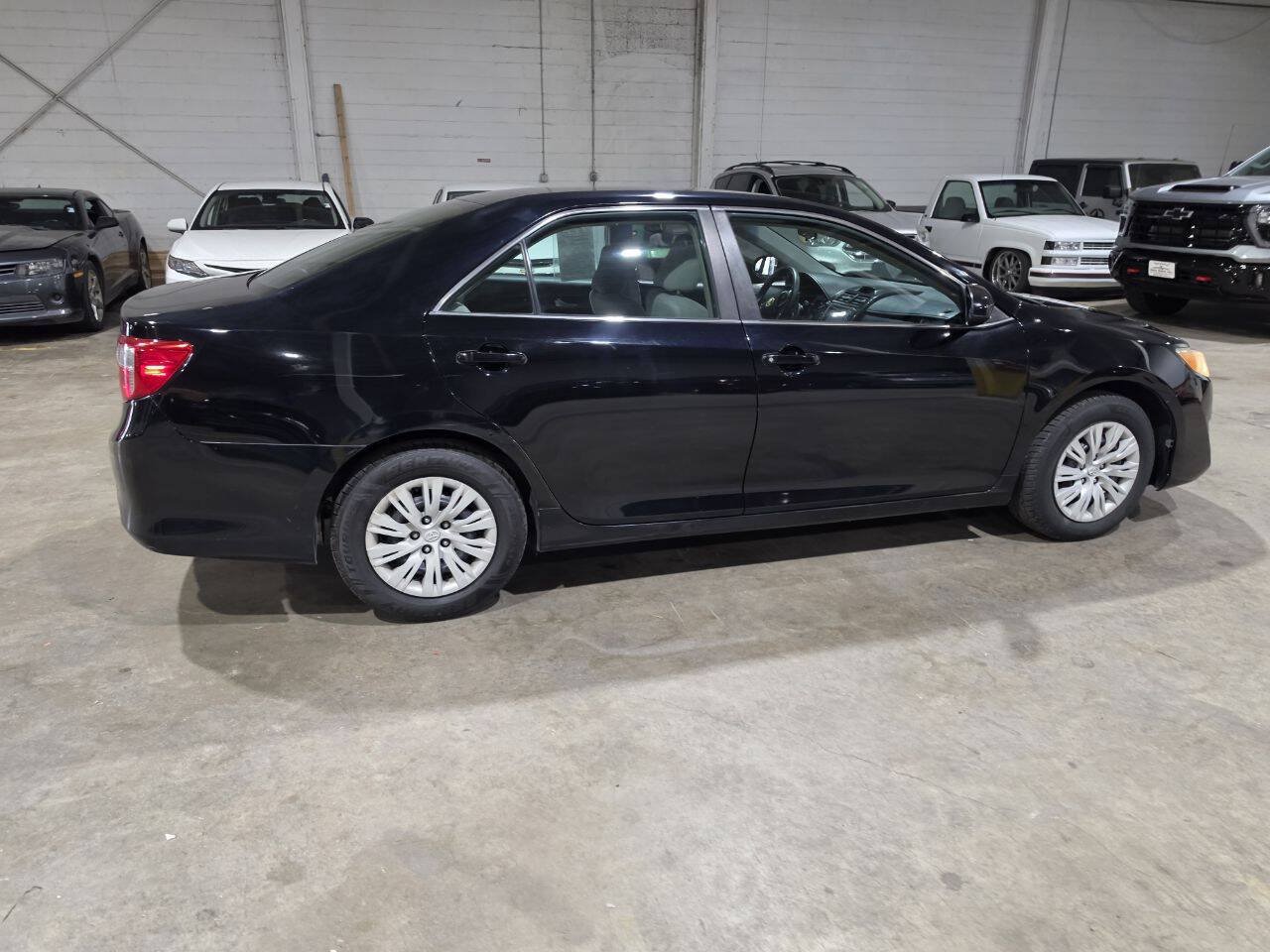 Used 2013 Toyota Camry FWD image 11